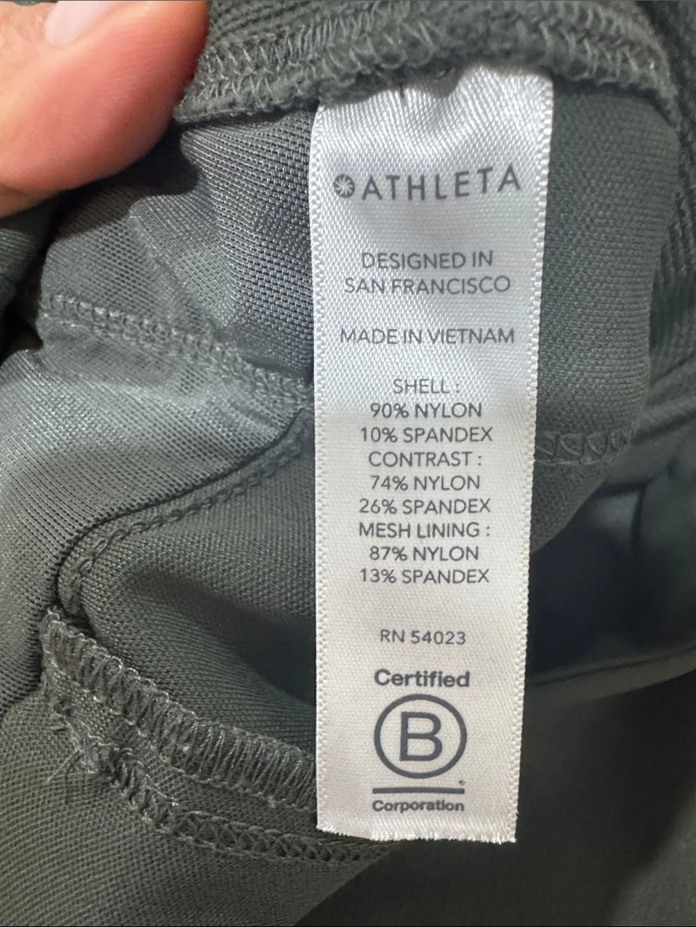 Athleta Headlands Hybrid Cargo Pants Olive Green Women’s Size 8 Travel